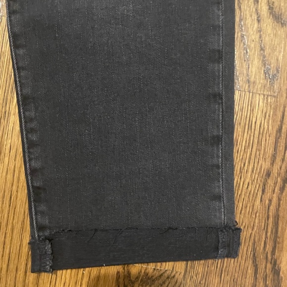 👖Gap Denim NWT - Girlfriend Mid Rise Black Jeans Size 28 / 6 Short - Picture 2 of 6